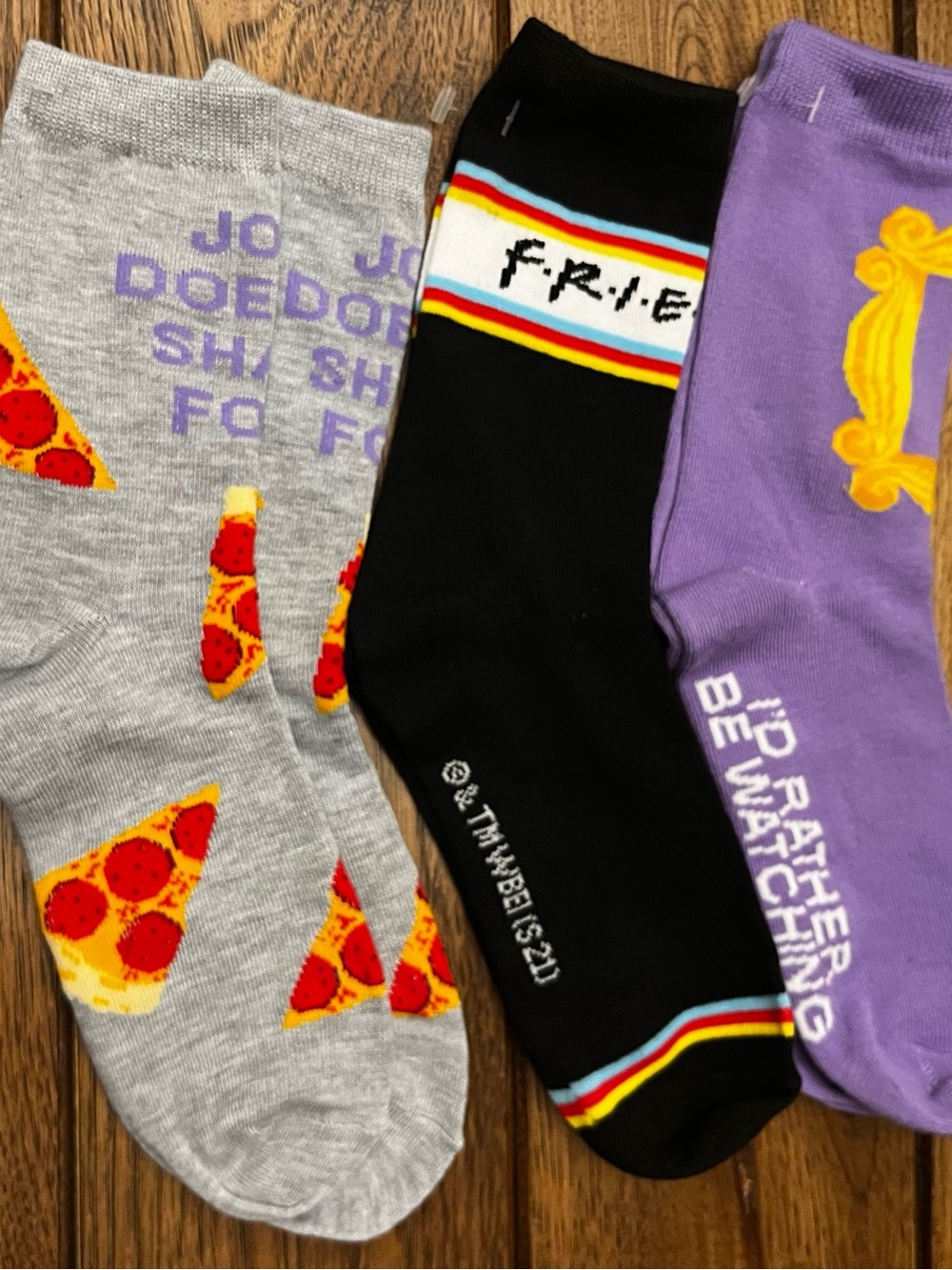 Friends Ankle Socks - Novelty Socks (3)